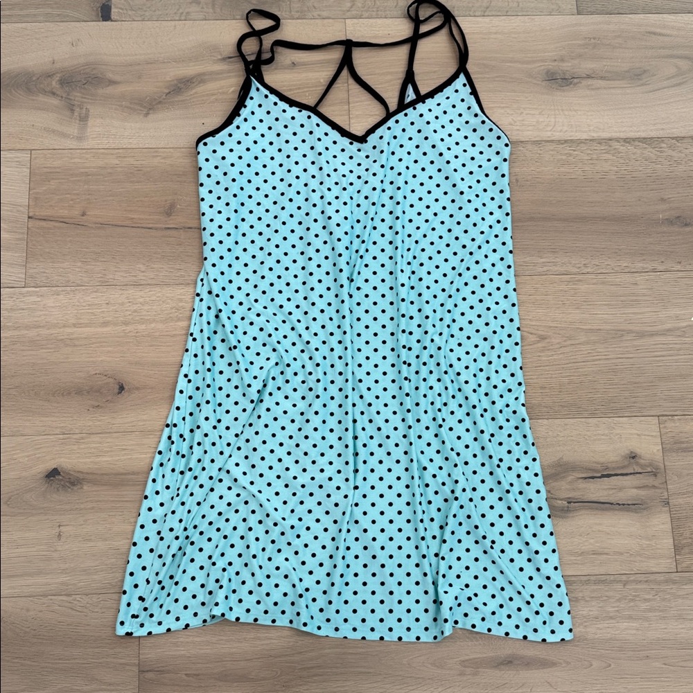 Secret Treasures Women's Large 12-14 Nightgown Sleepwear
Turquoise Black Dots - Picture 2 of 8